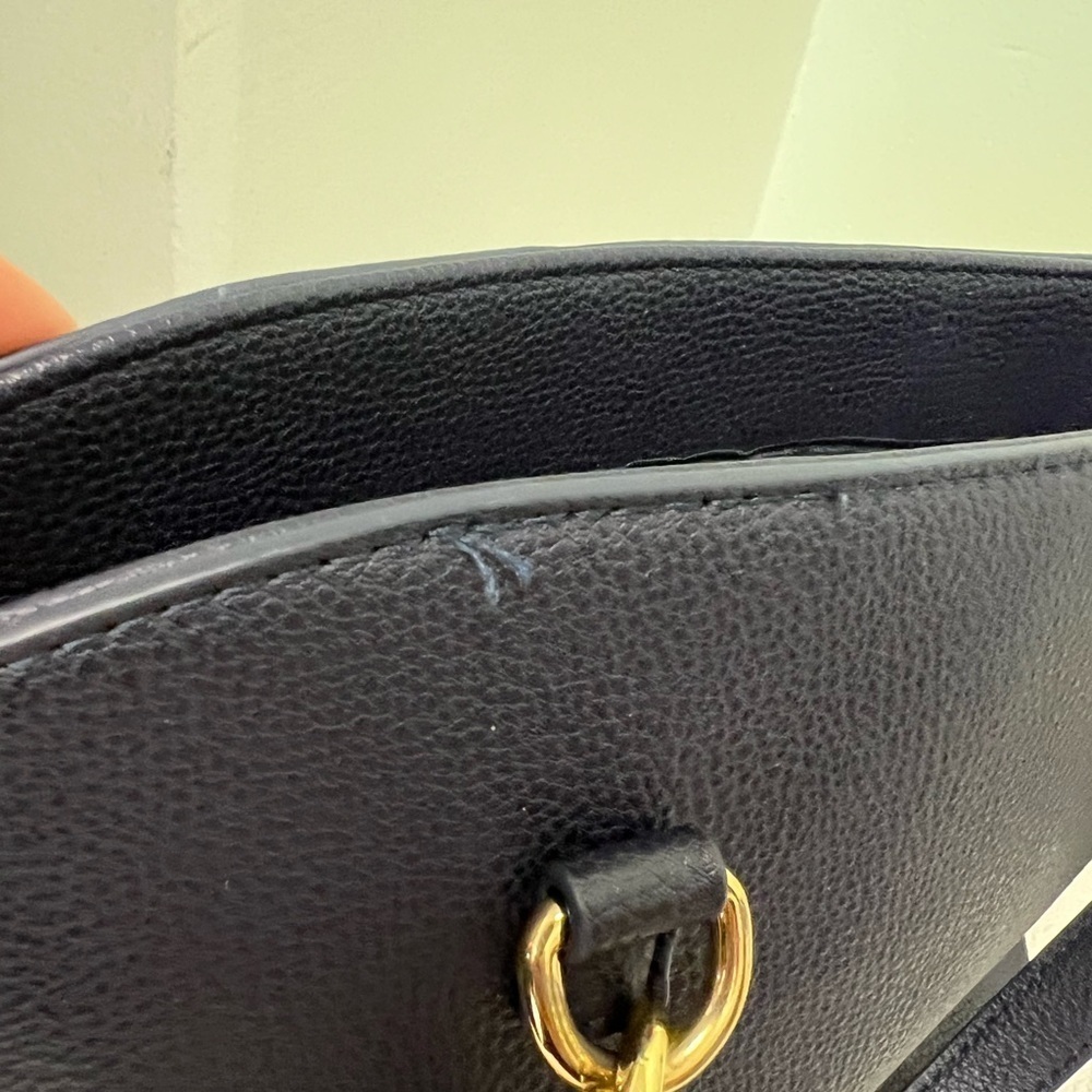 Tommy Hilfiger navy blue crossbody bag - Picture 5 of 15